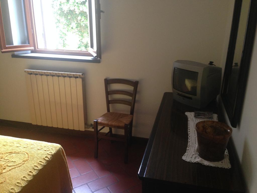 Podere Di Valli Santa Maria a Monte Chambre photo